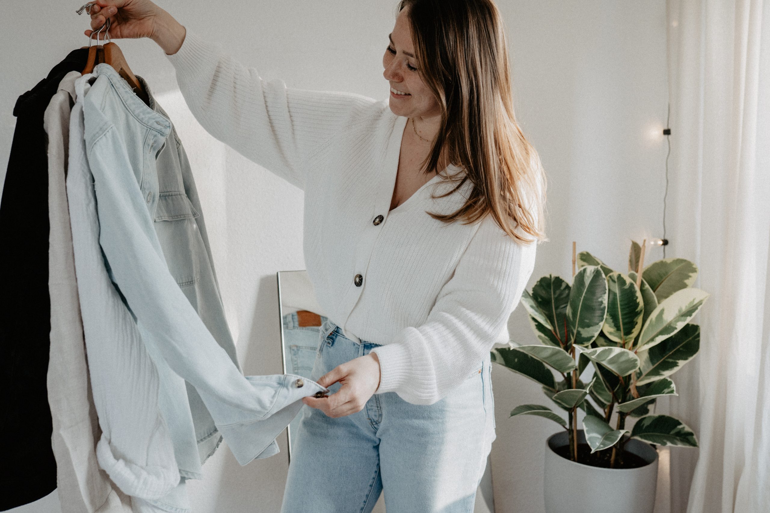 Capsule Wardrobe für Mamas: Minimalistisch, praktisch und stilvoll