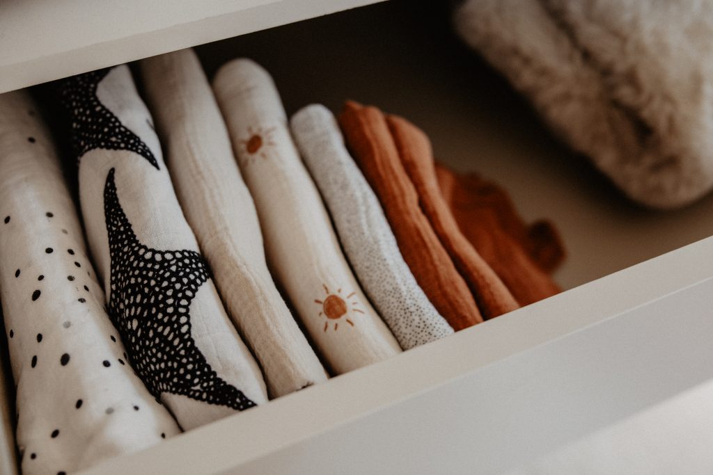 Minimalistischer Wickeltisch