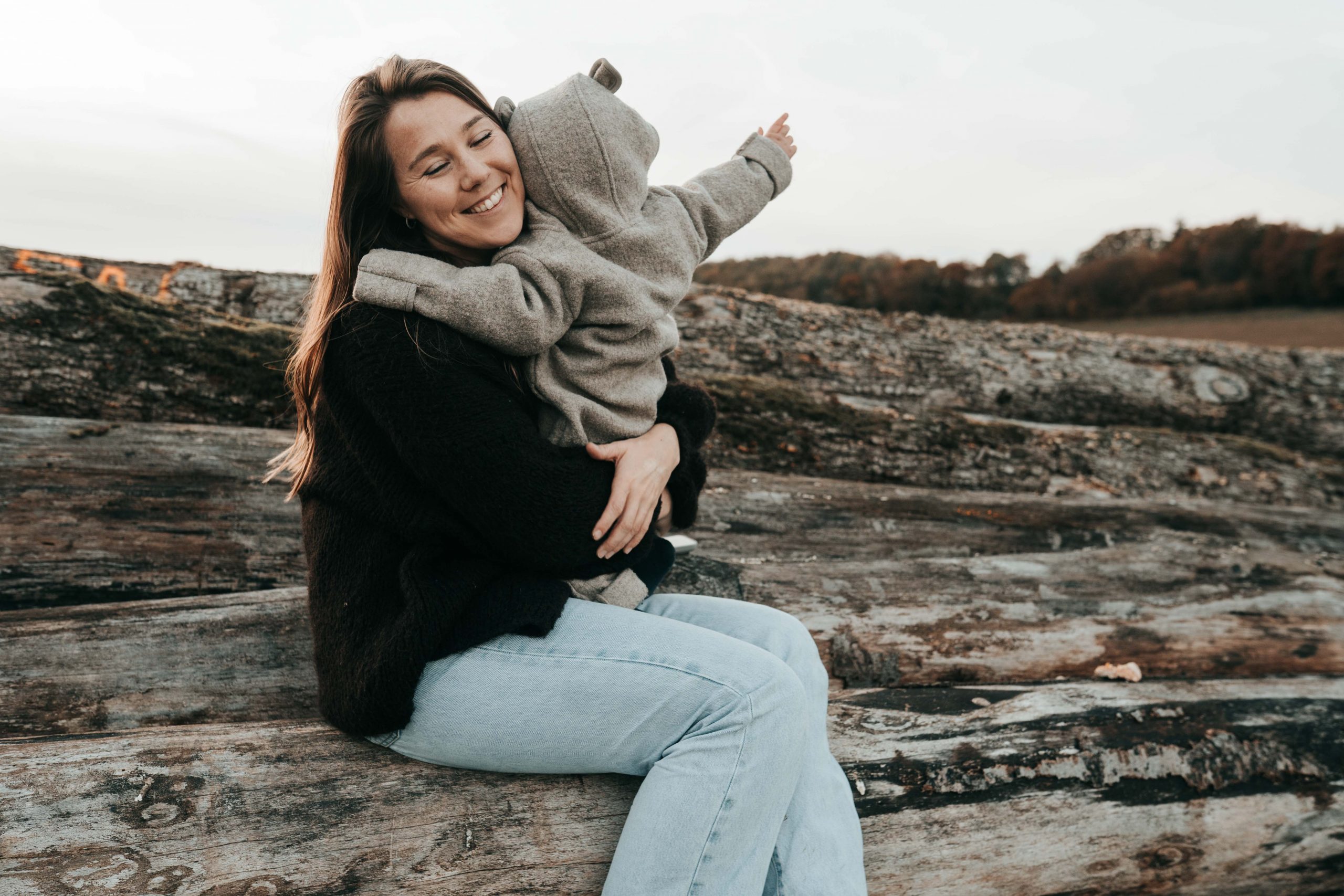 Slow Motherhood: Wie achtsames Muttersein deinen Alltag nachhaltig verändert